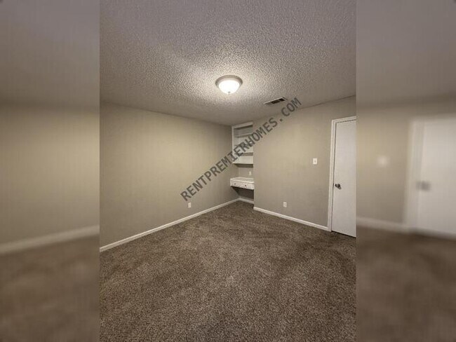 Building Photo - 4509 Valley Brook Dr