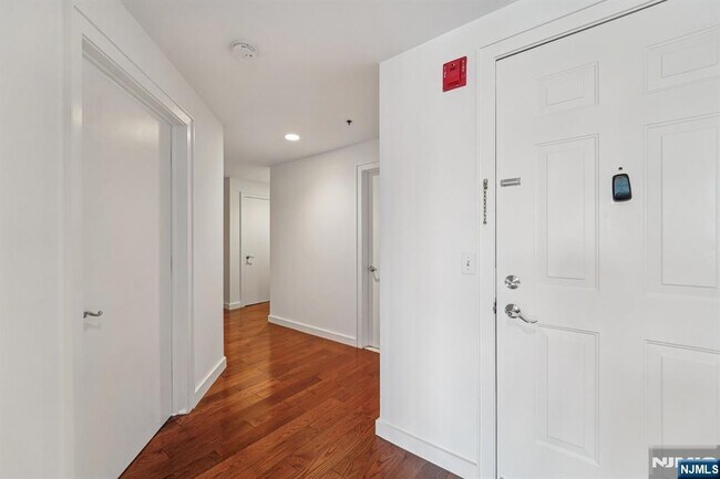 Building Photo - 3118 City