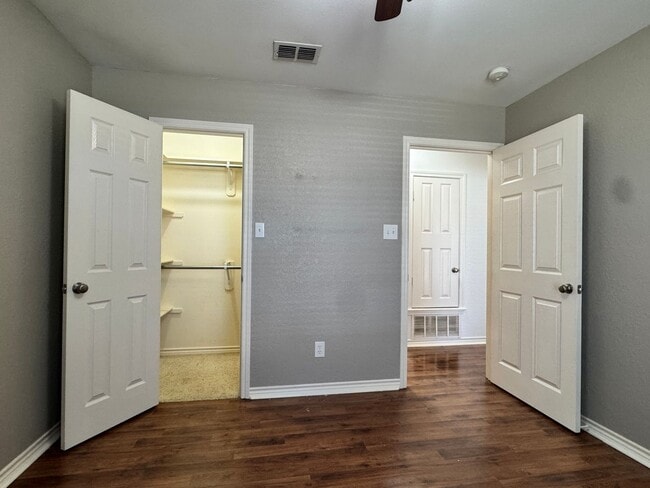 Building Photo - 11281 Grand Slam Dr