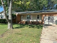 Building Photo - 9802 Dolphin Dr