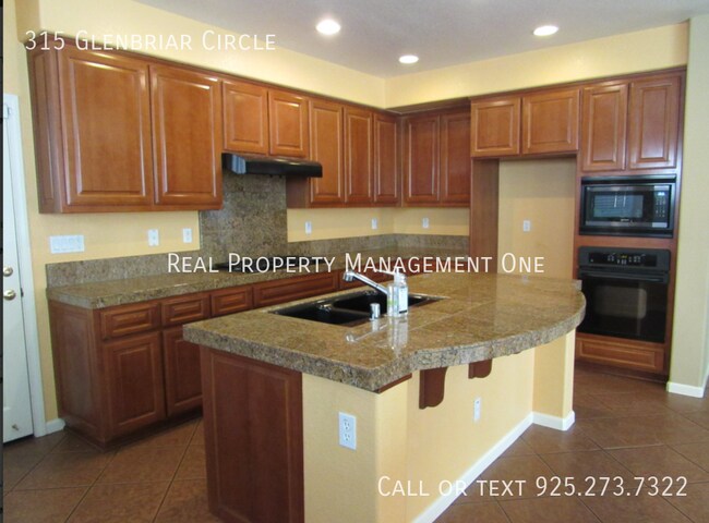 Building Photo - 315 Glenbriar Cir