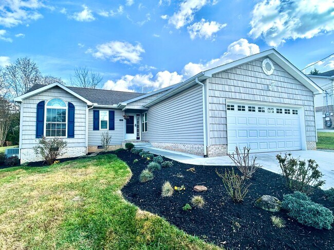 Building Photo - Beautiful 3 bedroom-plus bonus room-2 bath for rent!