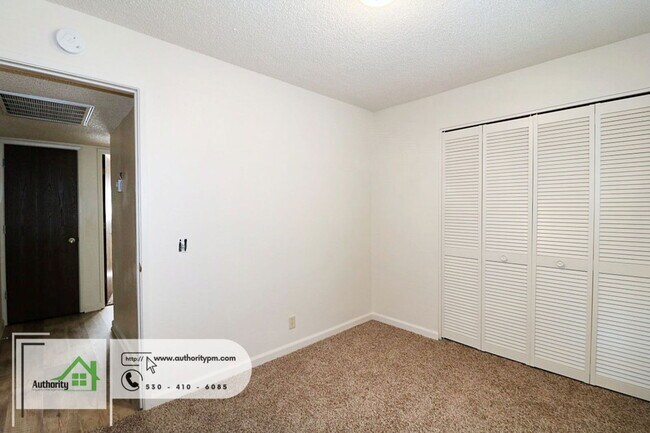 Building Photo - 333 Boulder Creek Dr