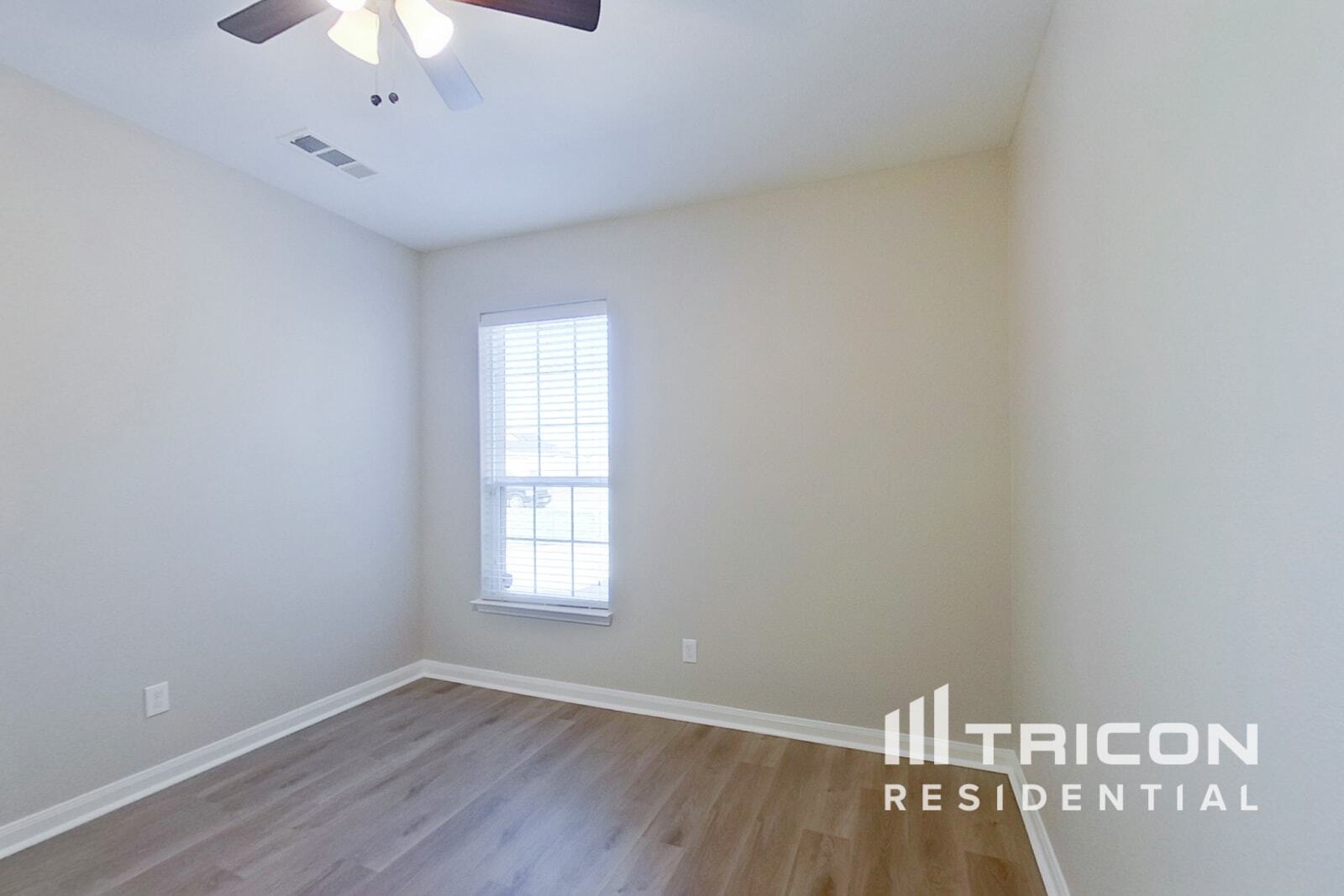 Building Photo - 616 Meadow Springs Dr