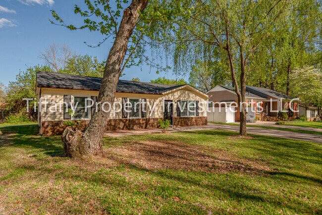 Building Photo - 3350 Misty Wood Dr