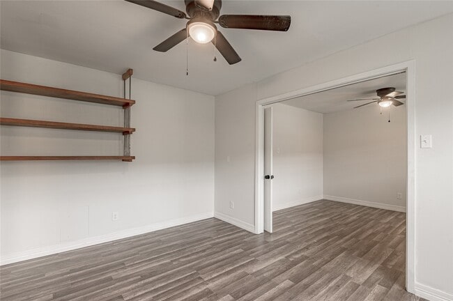 Building Photo - 1819 Ave Q