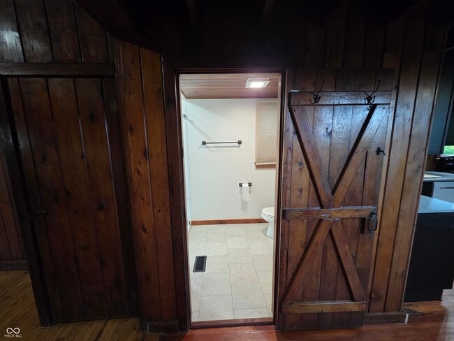 Building Photo - 158 Redbud Ln