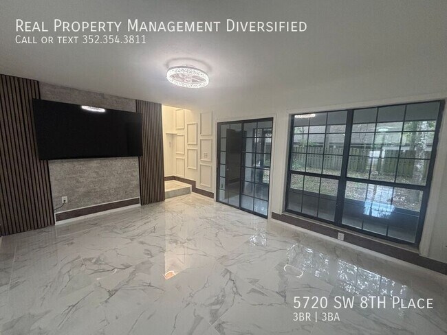 Building Photo - 5720 SW 8th Pl