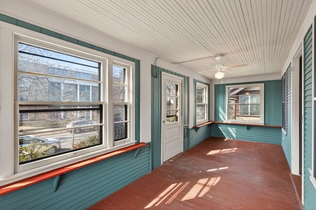 Building Photo - 4 Bedroom Uptown Luxury Meets Historic Charm!