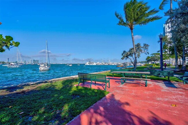 Building Photo - Sunset Harbour Drive, Miami Beach, FL 33139 - 2 BR 2 BA condo