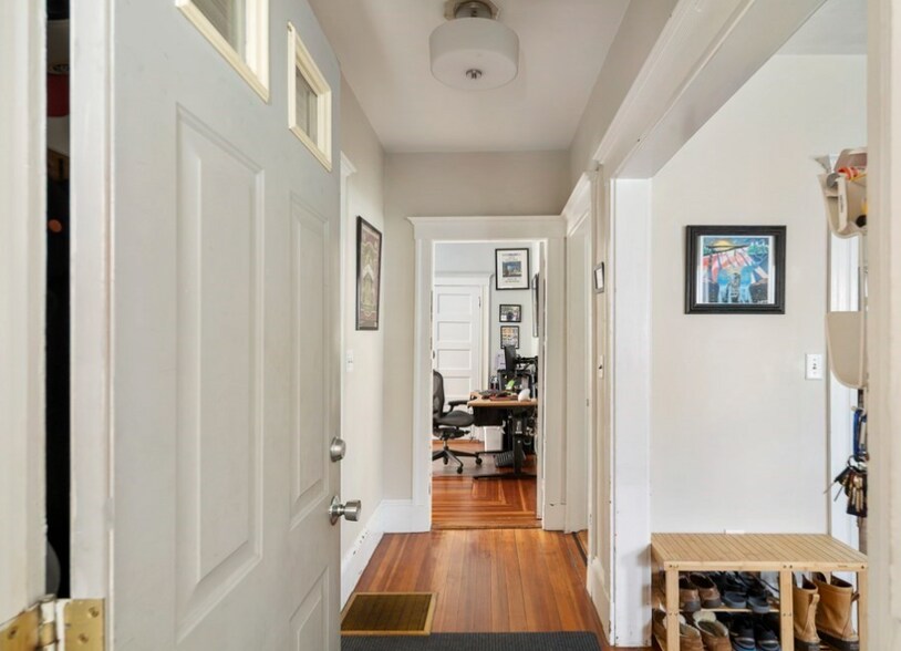 Building Photo - 44 Greenleaf Ave