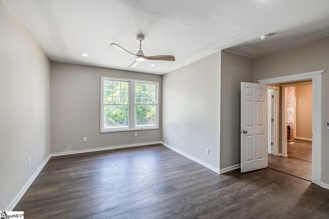 Building Photo - 536 Peronneau St