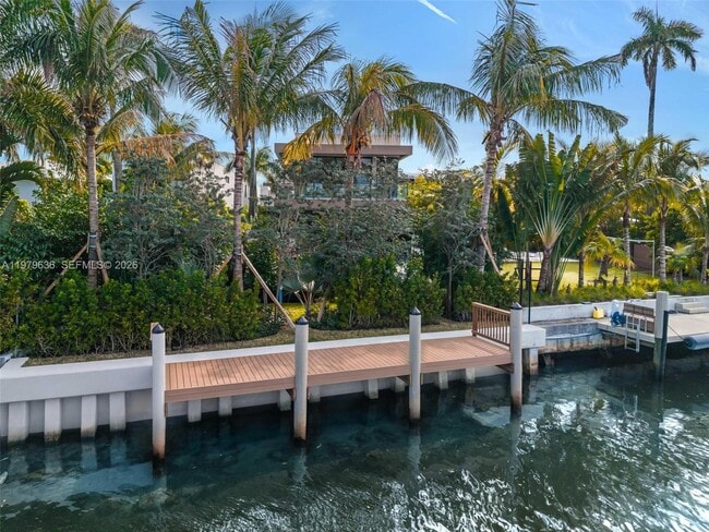 Building Photo - 723 NE 77th St