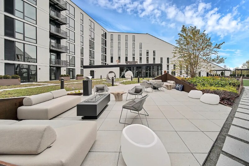 Building Photo - 2131 N Elston Ave