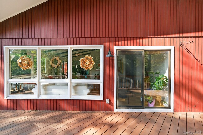 Building Photo - 75 Pebble Path