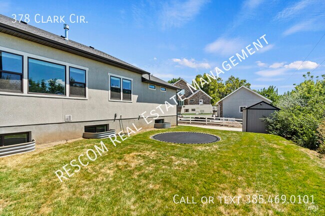 Building Photo - 378 Clark Cir