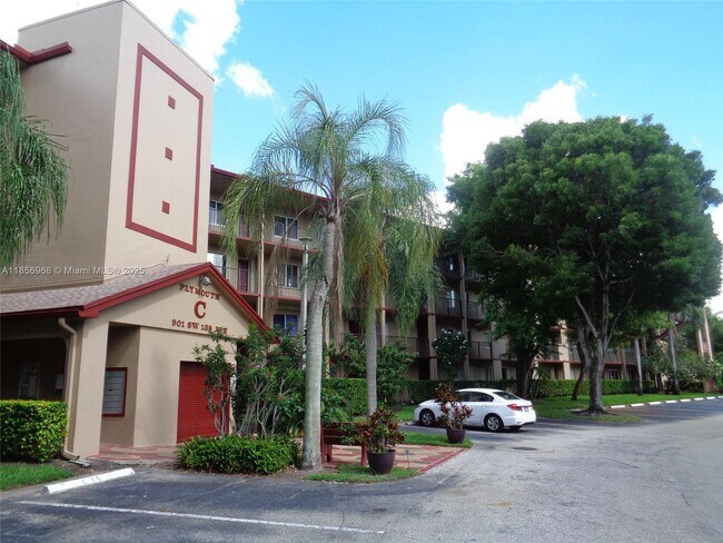 Building Photo - 901 SW 138th Ave