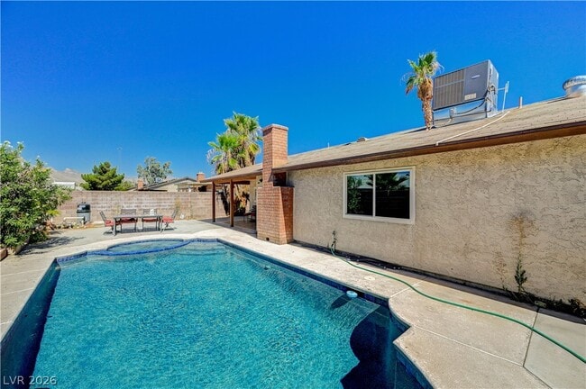 Building Photo - 6813 W Greydawn Dr