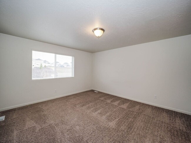 Building Photo - Cute single family home in Saratoga Springs