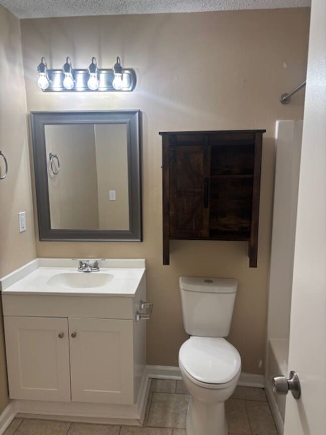 Building Photo - Available Now, Remodeled Ranch Home located in Hephzibah