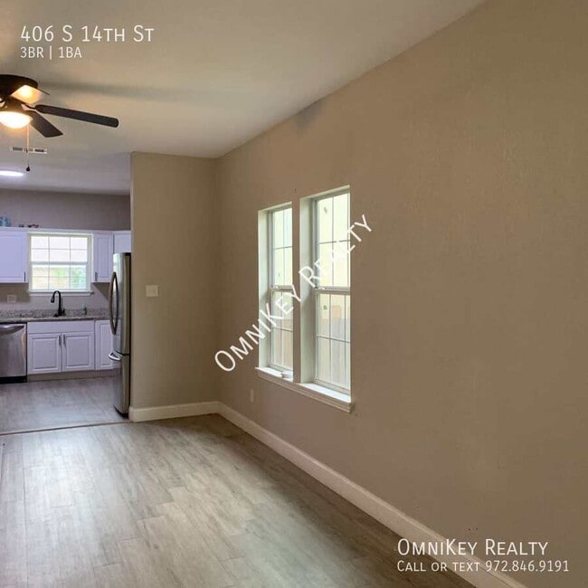 Building Photo - 406 S 14th St