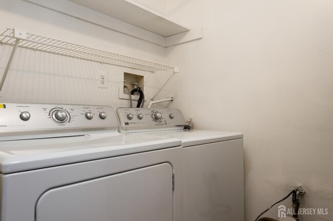 Building Photo - 98 Griggs Pl