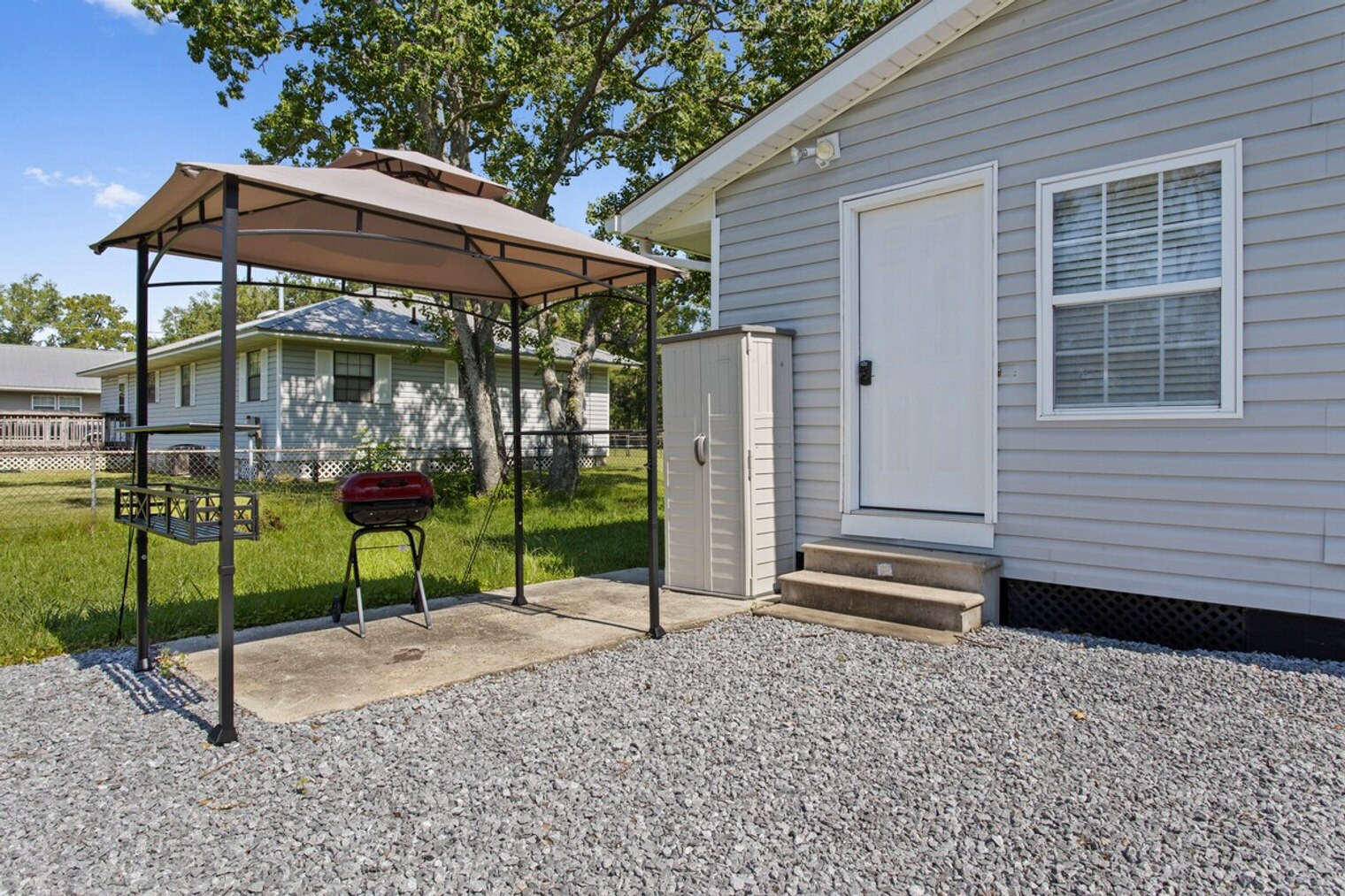 Building Photo - 6733 Mary St