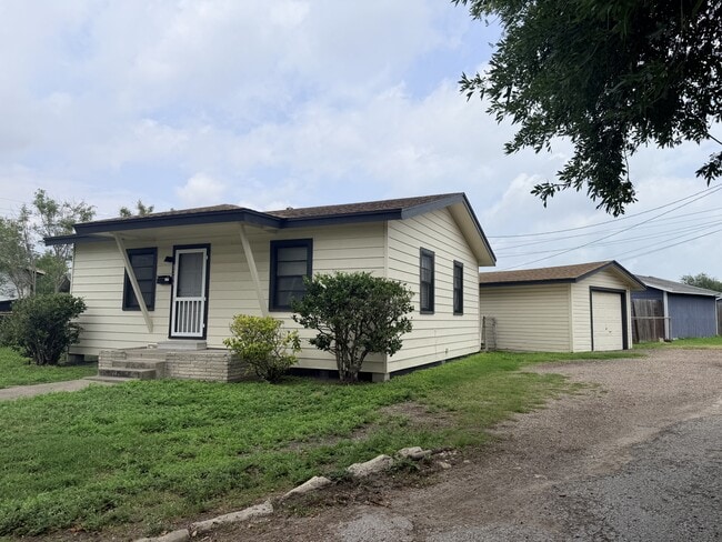 Building Photo - 8206 Vetters Dr
