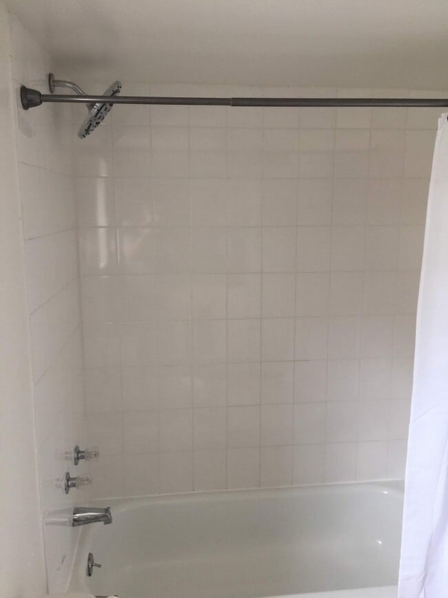 Building Photo - 309 Cantril St