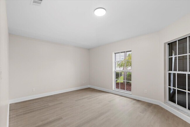 Building Photo - Sabal Springs Blvd