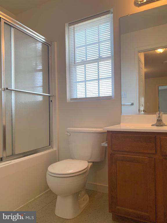 Building Photo - 1011 Myrick St