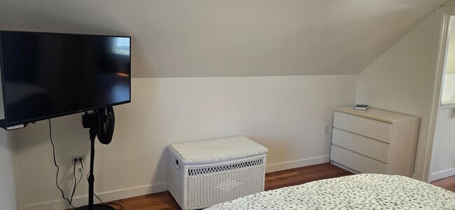 Building Photo - Furnished Listing-213 West 12th St., Port Angeles, WA 98362