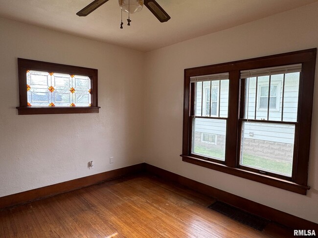 Building Photo - 2207 Wilkes Ave