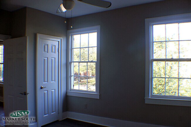 Building Photo - WALK TO FORSYTH!