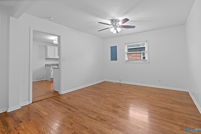 Building Photo - 409 McCullough Ave NE