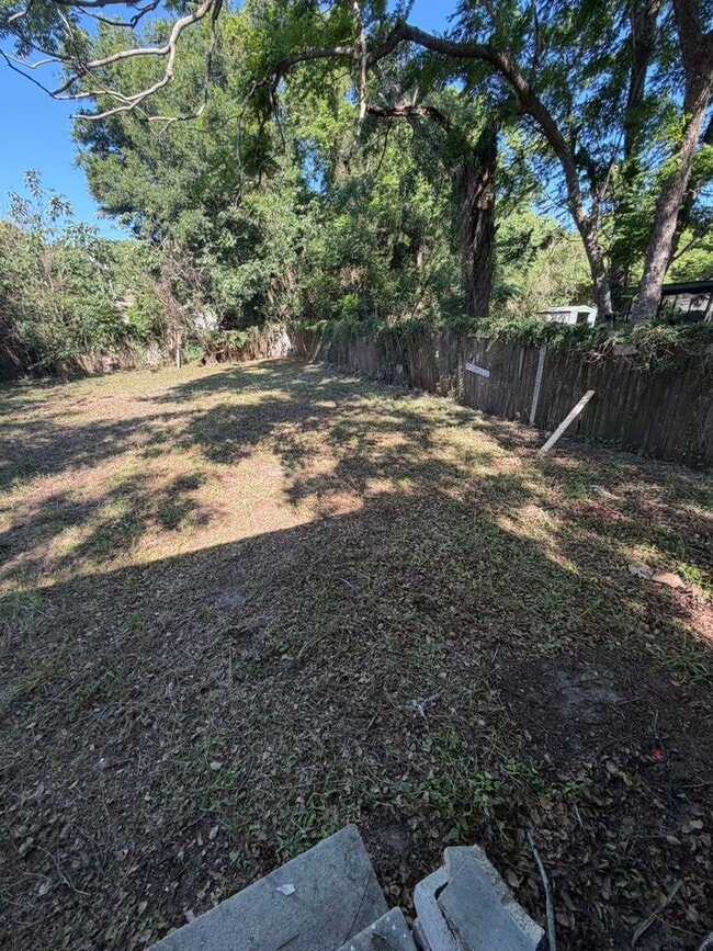 Building Photo - 2 bedroom 1 bathroom House in Orlando