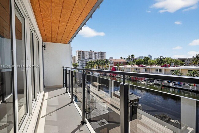 Building Photo - 3830 NE 171 St