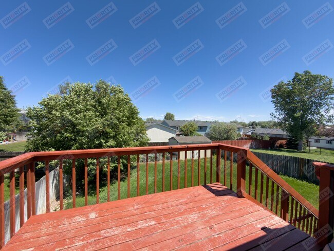 Building Photo - Single Family Home with 4 Bedrooms
