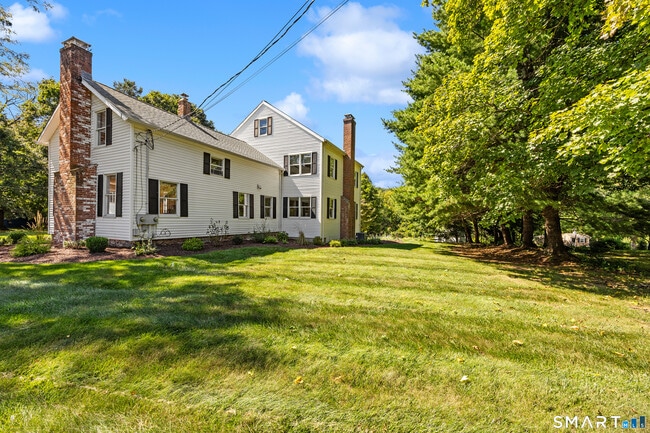 Building Photo - 387 Mixville Rd