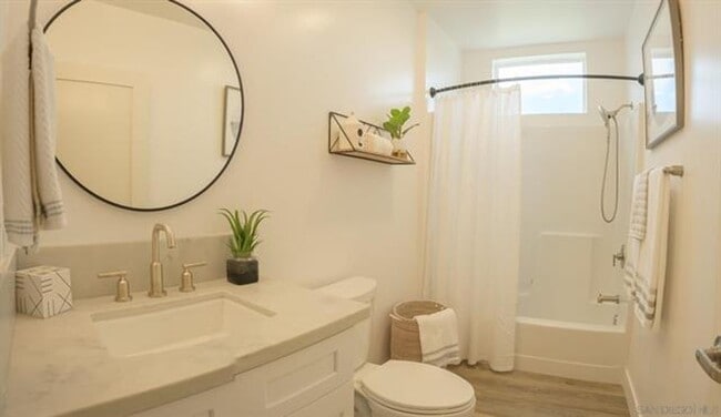 Building Photo - FIRST MONTH FREE!! 2 bedrooms 2 baths in Escondido over at the GRAND VIEW APARTMENTS