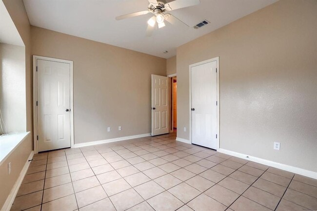 Building Photo - 21501 Boggy Ford Rd