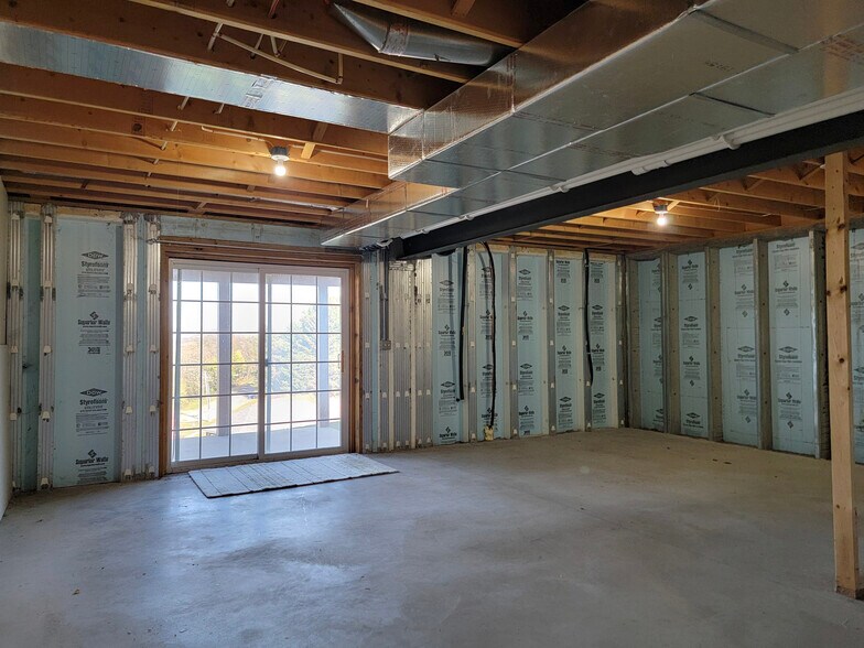 Building Photo - 749 Winding Ln