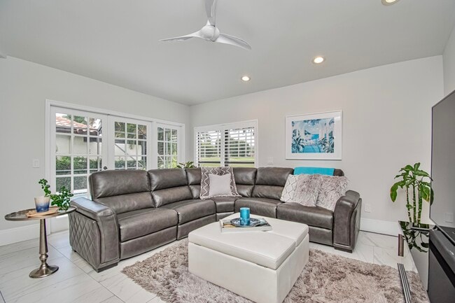 Building Photo - 22504 Esplanada Cir