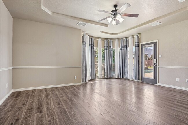 Building Photo - 1320 Ghost Flower Dr
