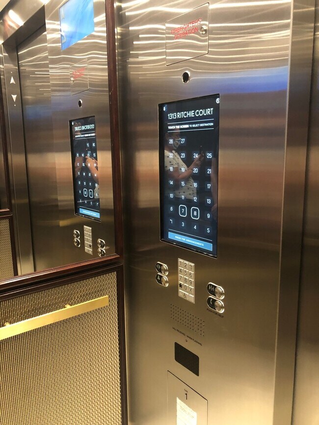 Building Photo - 1313 N Ritchie Ct