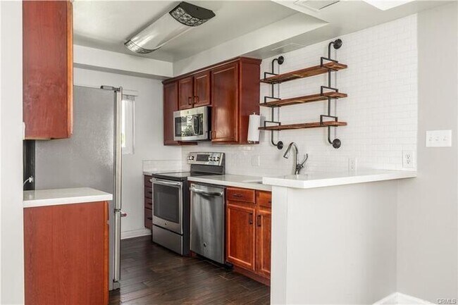 Building Photo - 1828 Rosebrook Ln