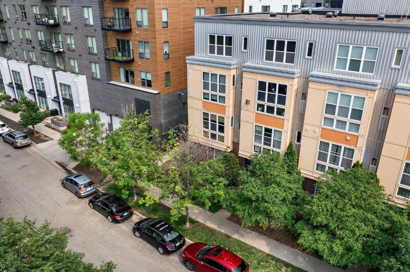 Building Photo - 2650 University Ave W