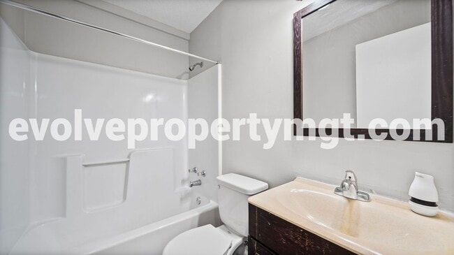 Building Photo - 3712 Firethorne Dr