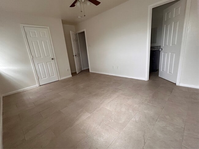 Building Photo - 6839 Larkstone St