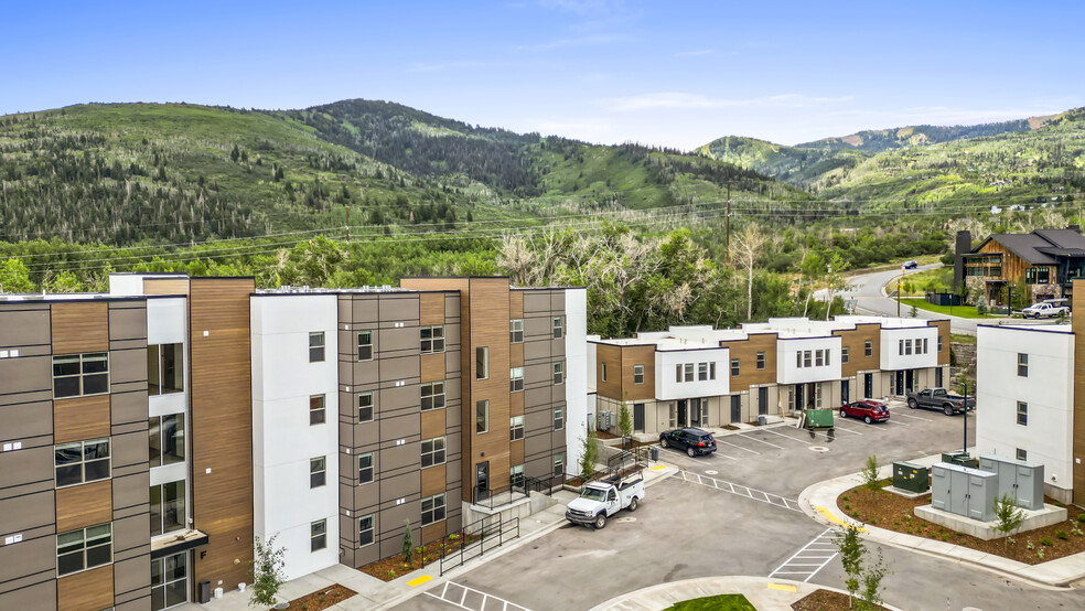 Primary Photo - Slopeside Village Apartments and Townhomes